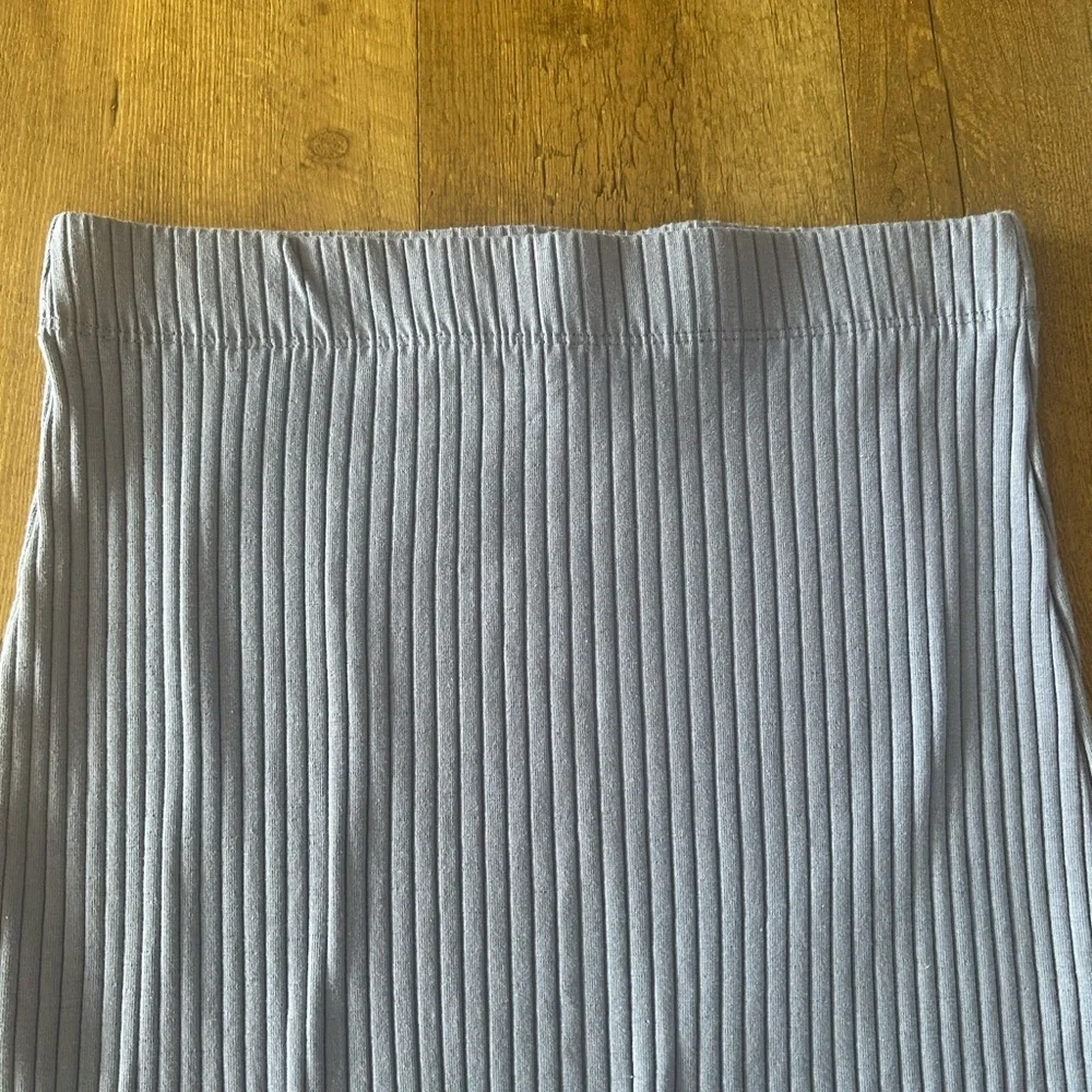 Zara Ribbed Periwinkle Midi Skirt Stretch Knit Back Slit Size Medium - Picture 6 of 9